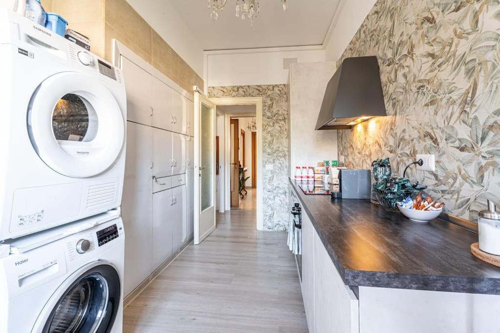 Bigfamilyflats-vatican&aurelio Apartment
